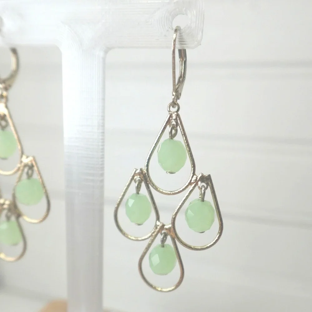 Y2K Dangle Earrings Green Beads Gold Tone Chandelier Tiered Pierced Jewelry